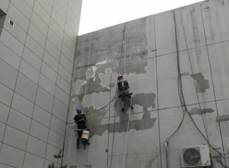 永福楼顶漏水维修公司分享下永福外墙防水的注意事项