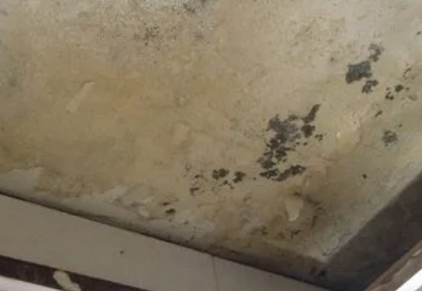 永福阳台漏水维修公司分享下永福卫生间渗水维修需要注意哪些问题。